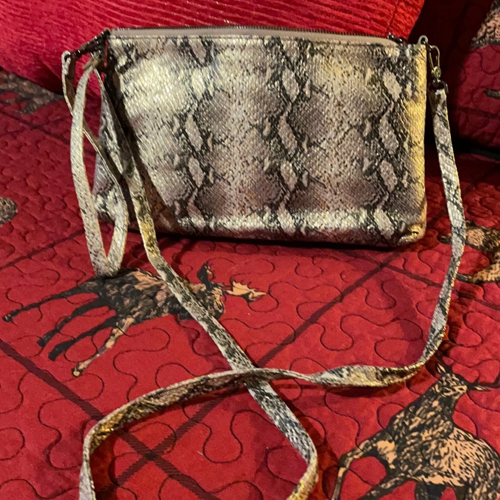 Snake design Hobo crossbody bag like new!